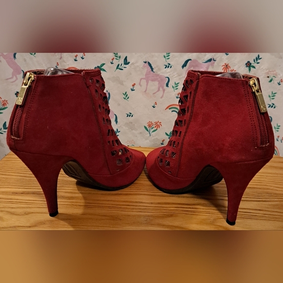 EUC Christian Siriano Red Suede Peep Toe Bootie Boot Heel Pump Shoe SZ 8.5 - Picture 4 of 9